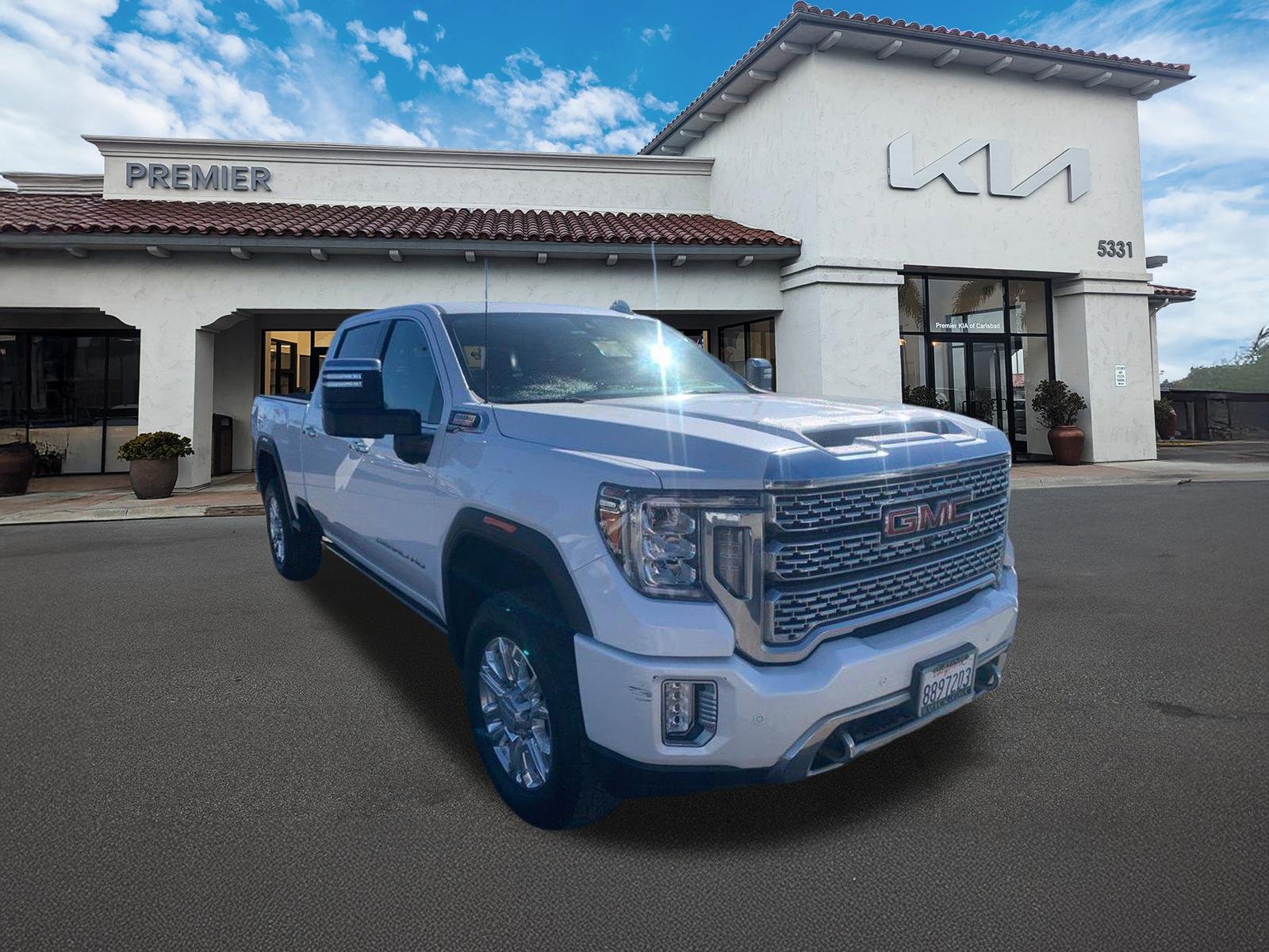 Used 2021 White GMC Denali image 5