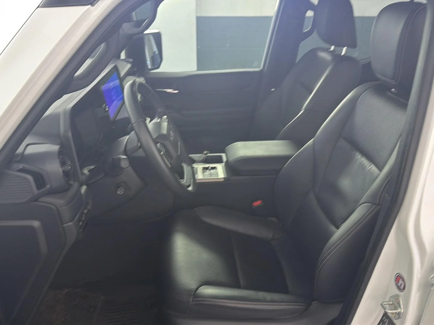 Used 2024 Wind Chill Pearl Toyota Base image 9