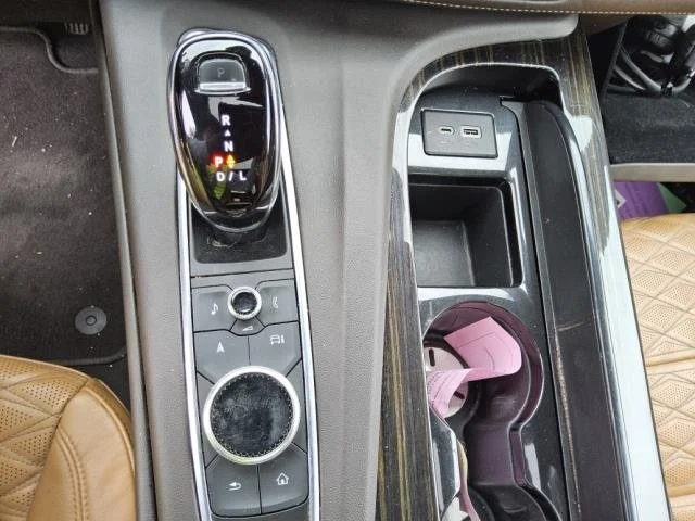 Used 2021 CRYSTAL WHITE TRICOAT Cadillac Sport image 5