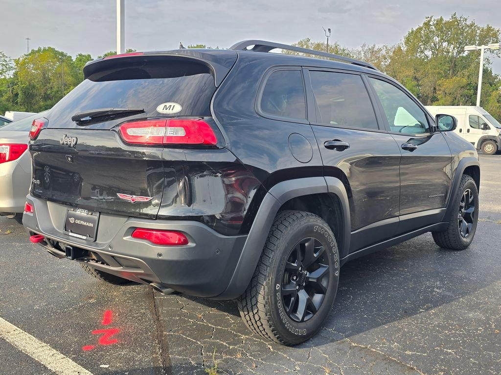 Used 2016 Black Jeep Trailhawk image 7