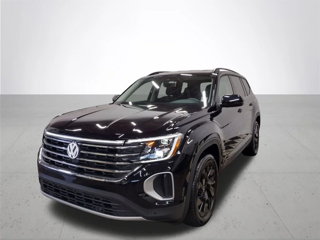 New 2026 Black Volkswagen 2.0T SE w/Technology image 2