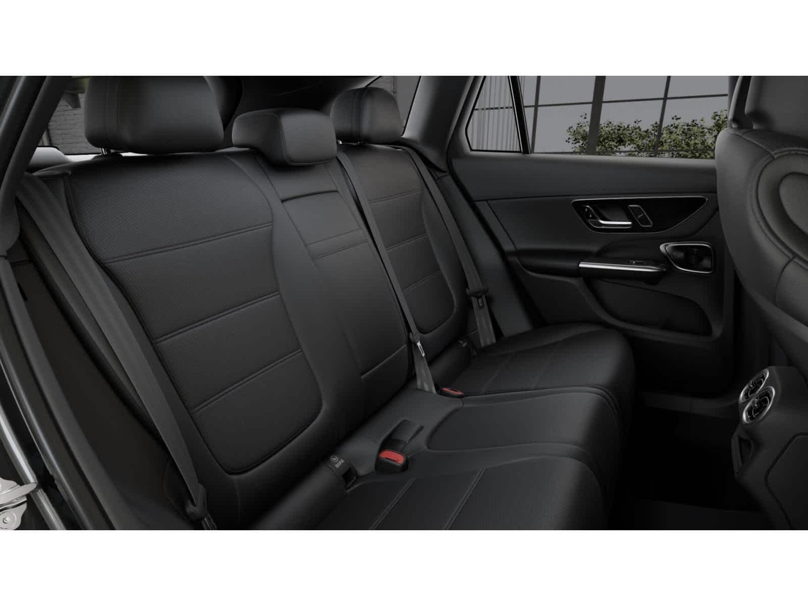 Used 2026 Graphite Grey Metallic Mercedes-Benz GLC 300 image 4