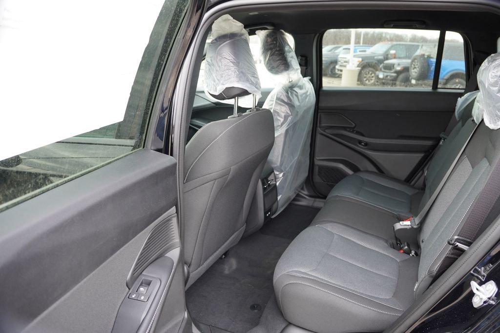 New 2026 Diamond Black Crystal Pearl-Coat Exterior Paint Jeep Laredo image 11