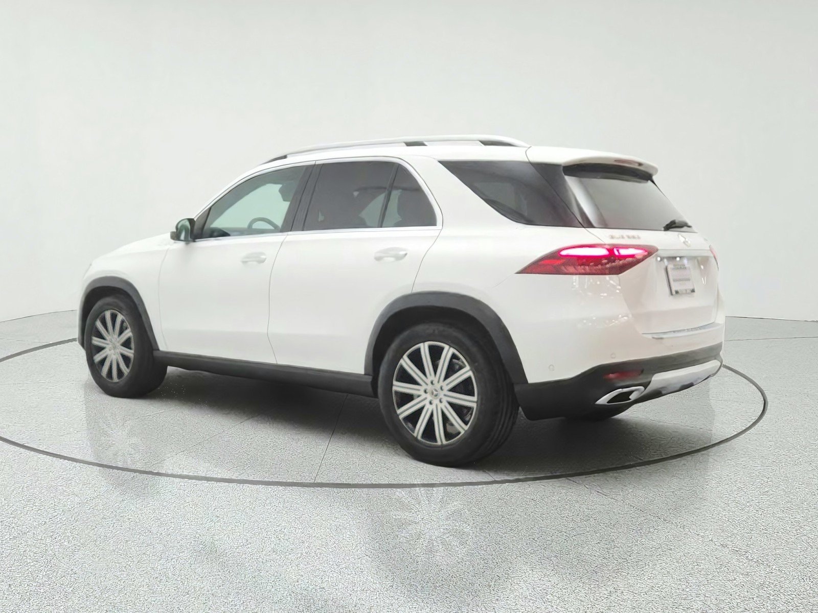Certified Used 2024 Polar White Mercedes-Benz GLE 350 4MATIC® SUV image 7