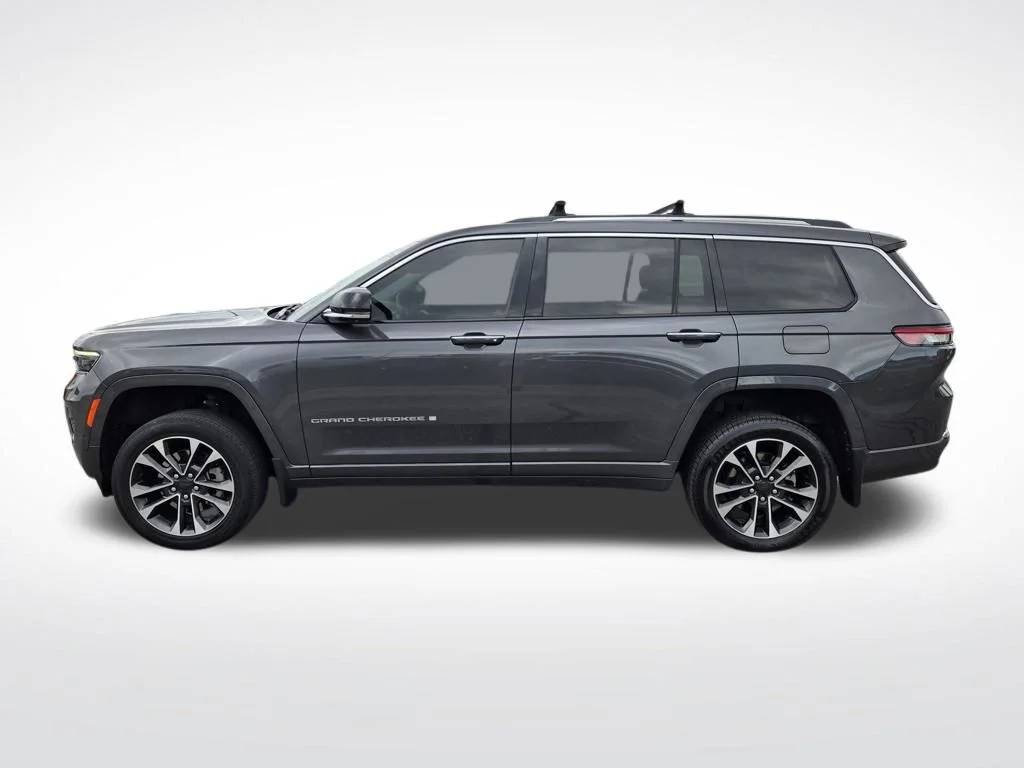Used 2022 Gray Jeep Overland image 9