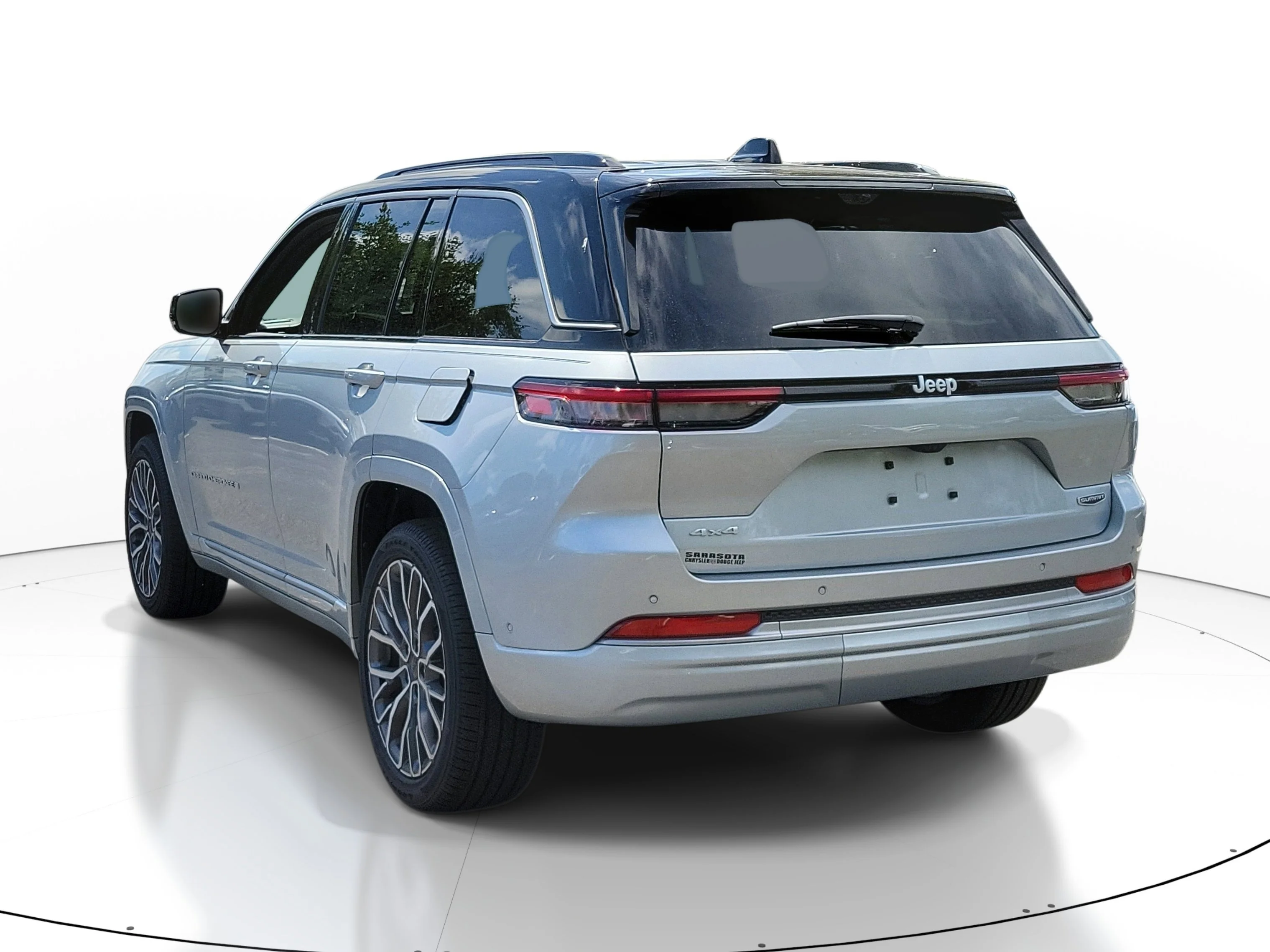 New 2026 Silver Zynith Jeep Summit image 4