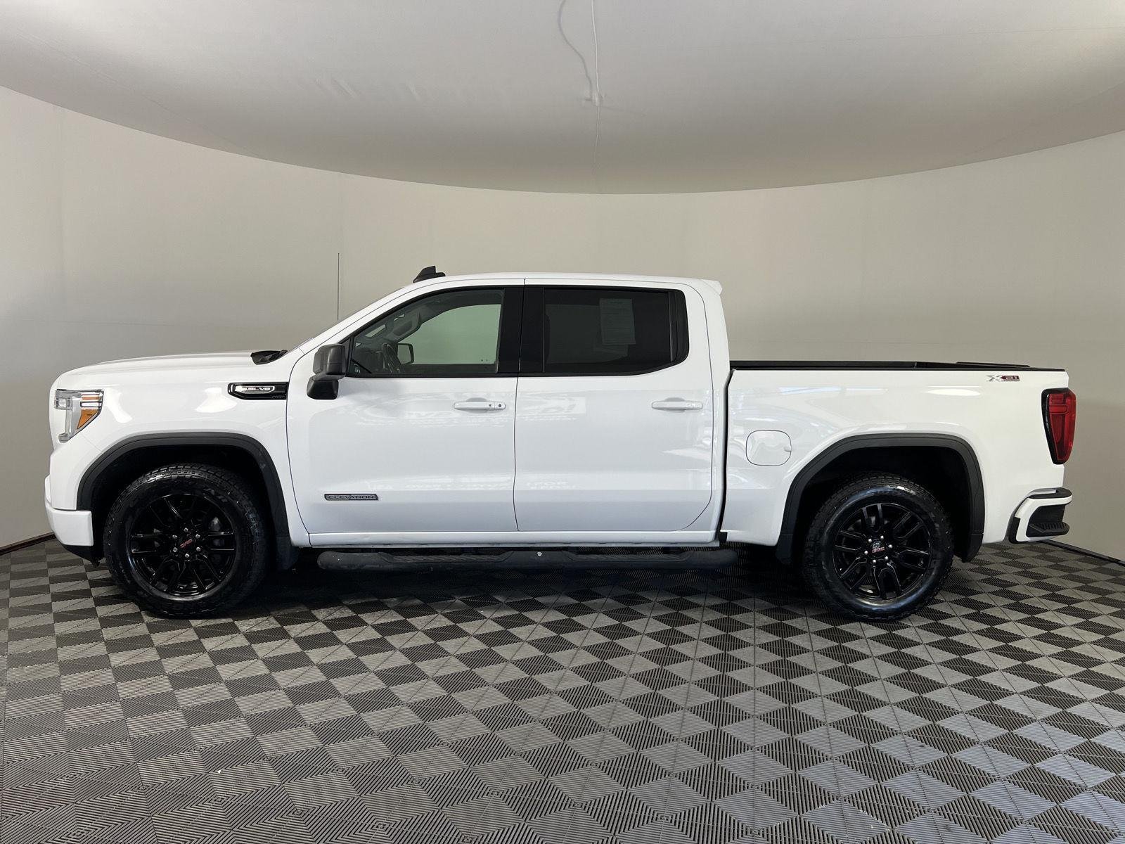 Used 2021 Summit White GMC Elevation image 27