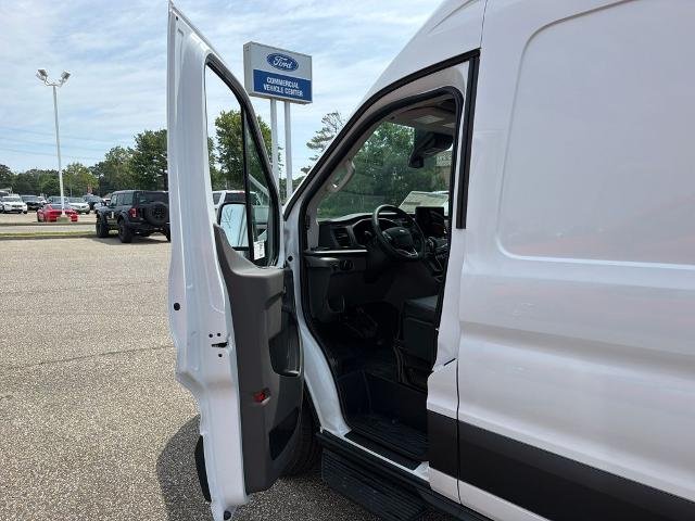 New 2026 Oxford White Ford Cargo Van image 55
