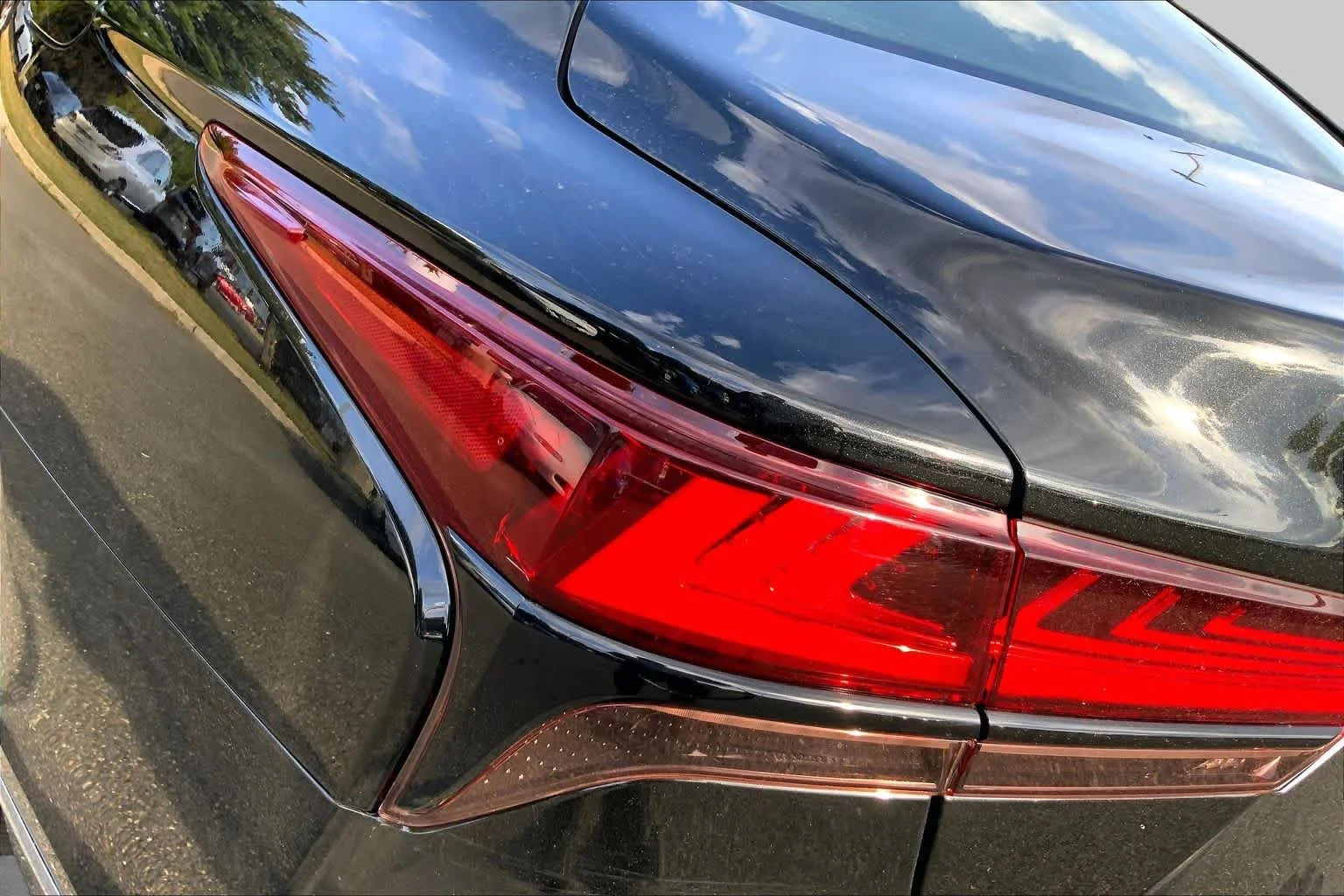 Certified Used 2022 CAVIAR Lexus  image 29
