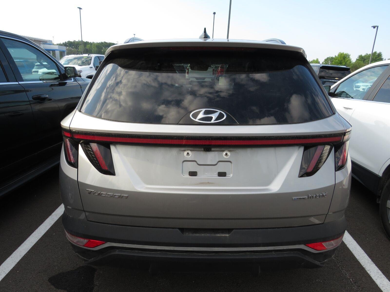 Used 2023 Shimmering Silver Hyundai SEL Convenience image 10