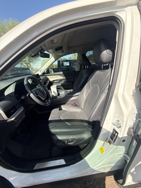 Used 2024 Pearl Toyota XLE image 3