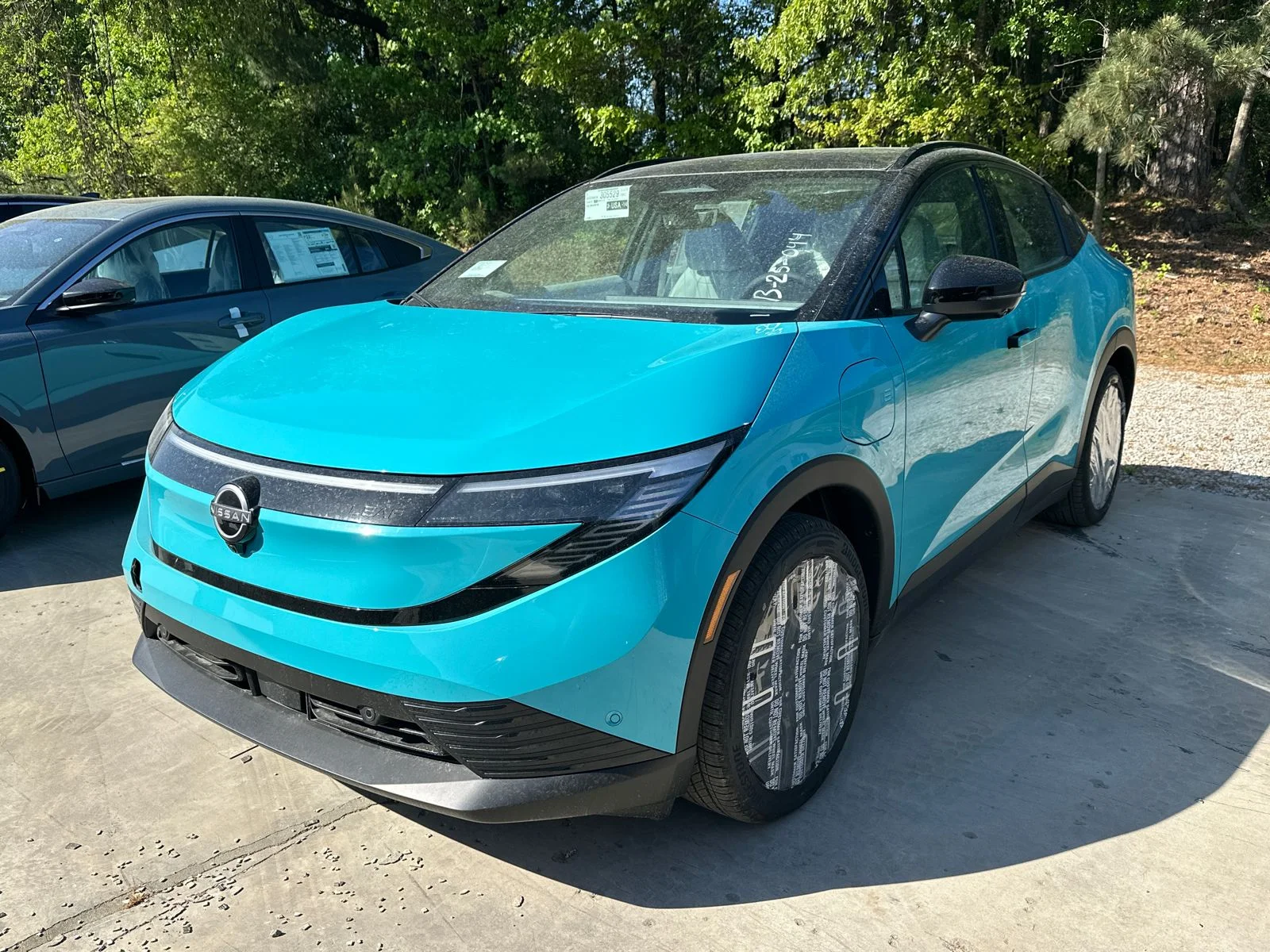 2026 Nissan Leaf Platinum+'s photo
