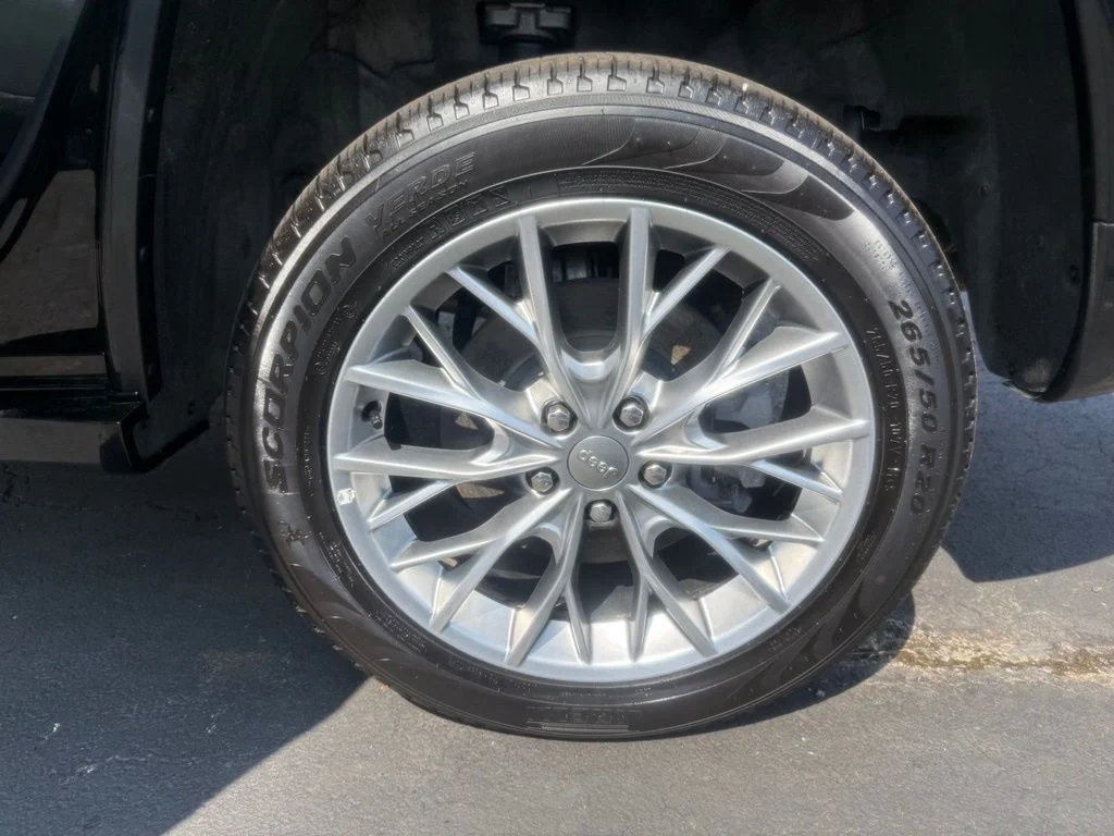 Certified Used 2023 Black Jeep Summit 4xe image 38