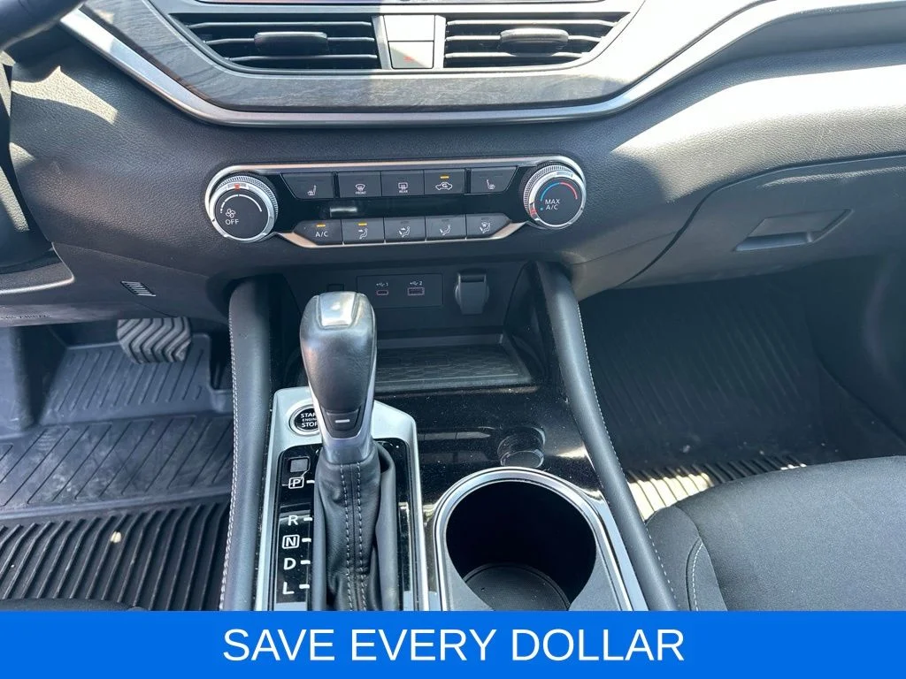 Used 2024 White Nissan 2.5 SV image 14