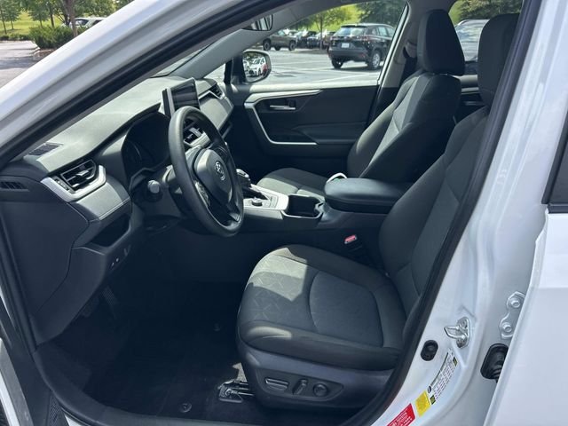 Used 2025 White Toyota XLE image 21