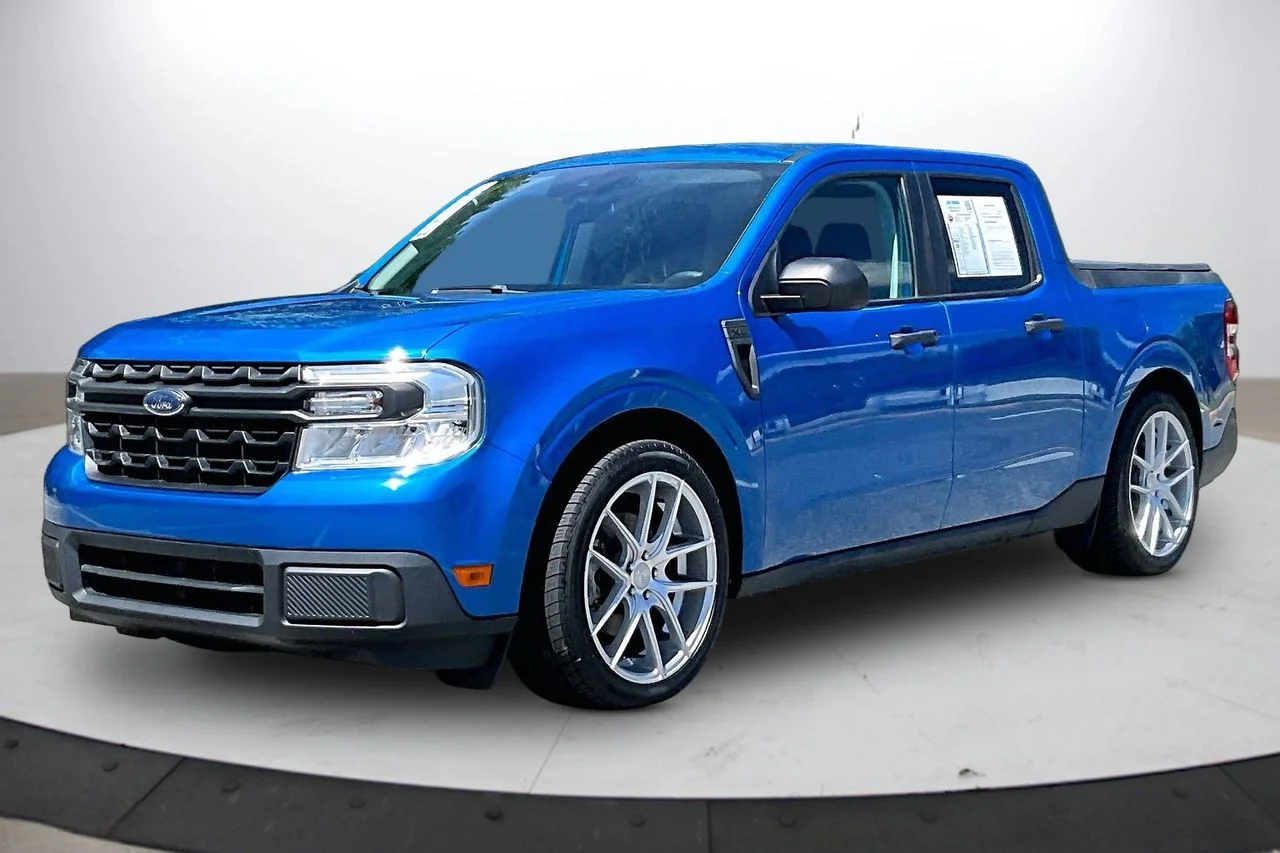 Used 2022 Blue Ford XL image 4