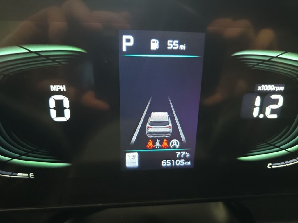 Used 2023 White Kia X-Line image 23