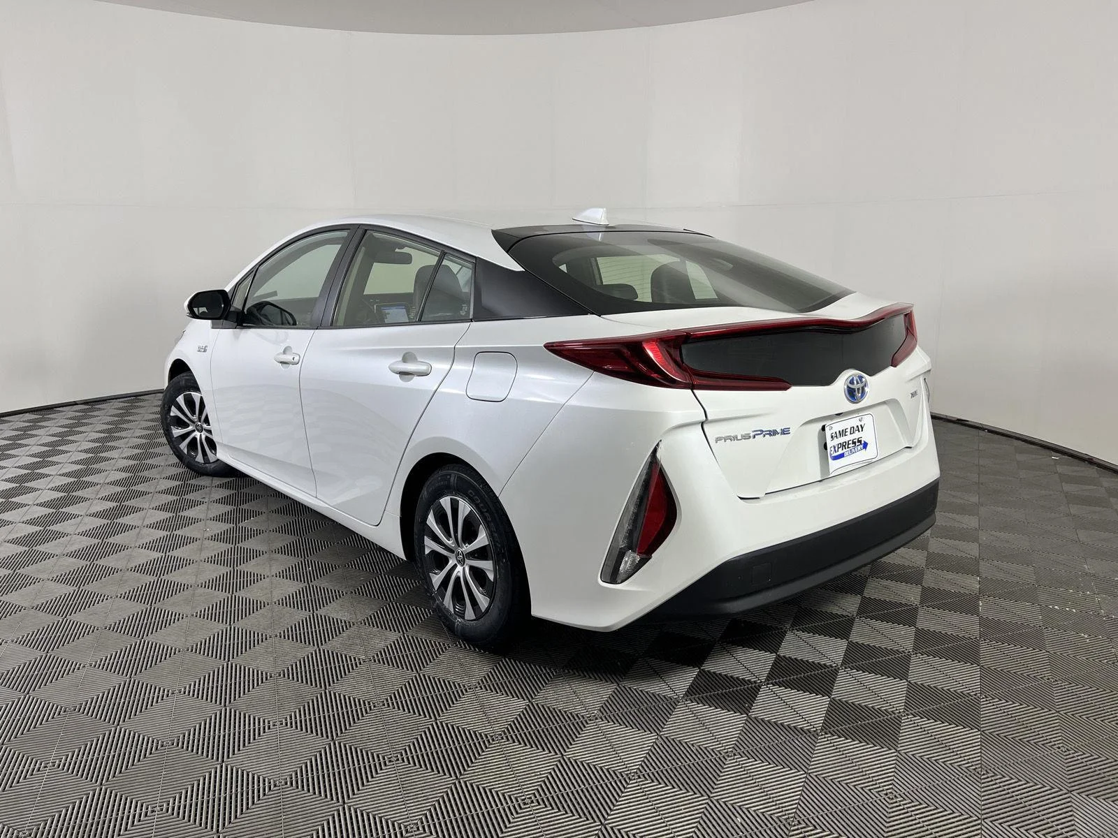 Used 2022 Wind Chill Pearl Toyota XLE image 5