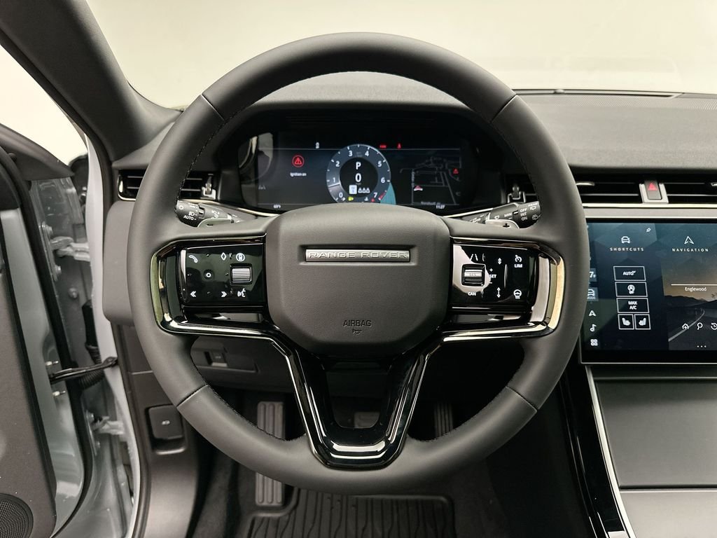 New 2026 Arroios Grey Metallic Land Rover S image 14