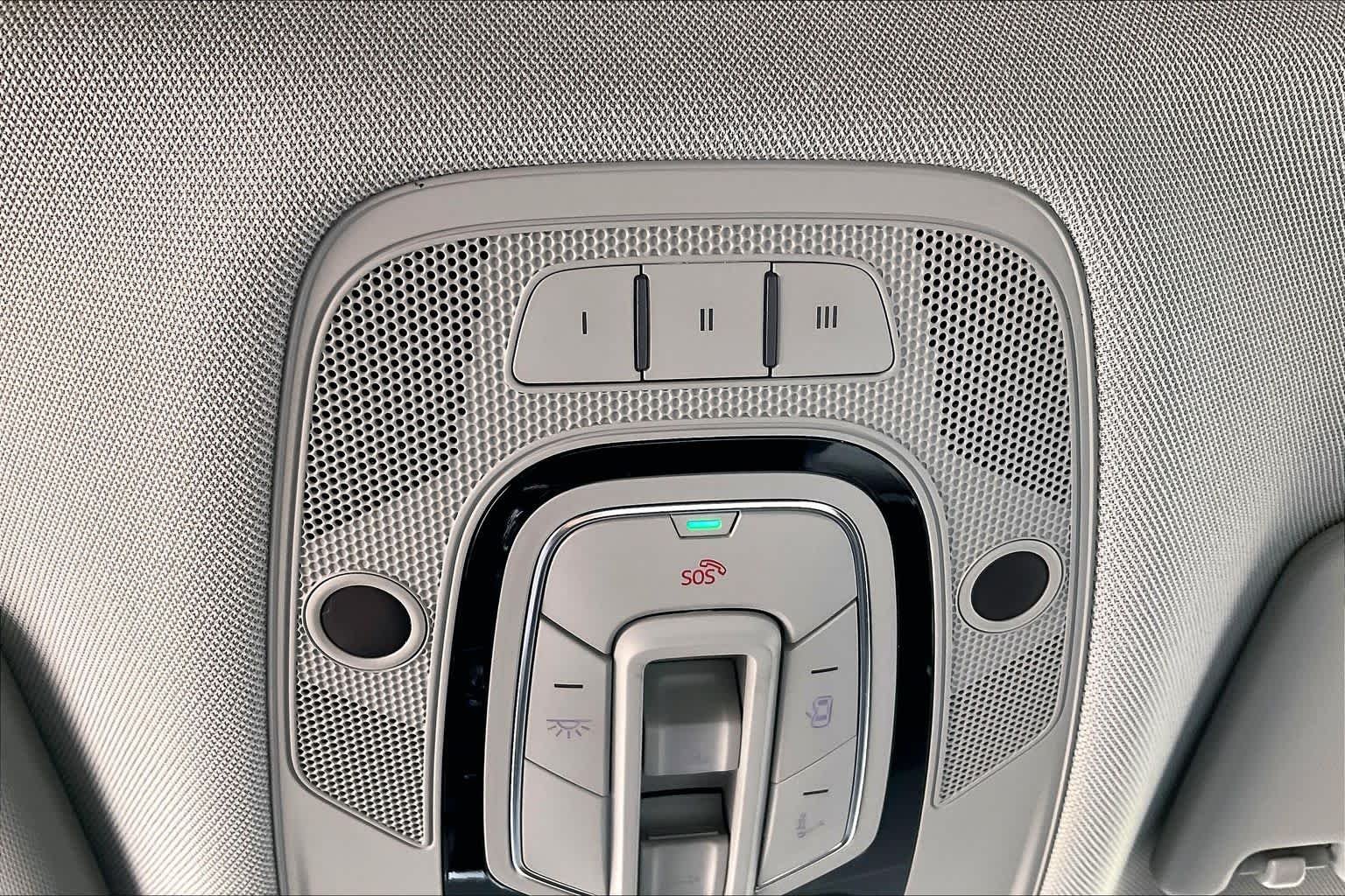 Used 2019 Florett Silver Metallic Audi Premium Plus image 15