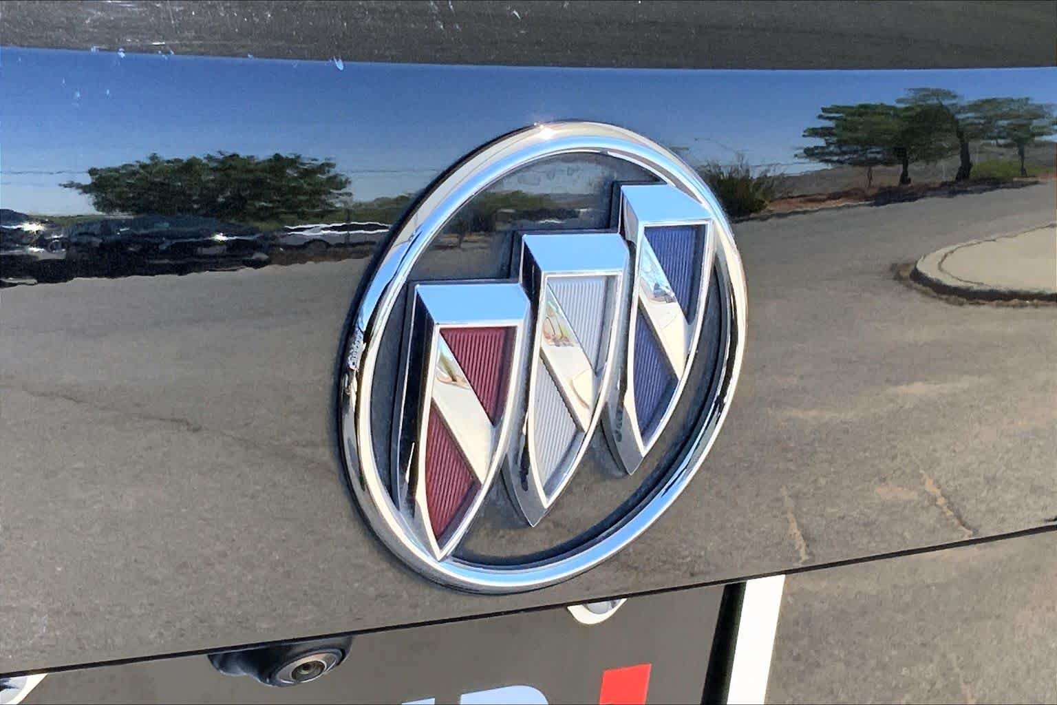 Used 2022 Ebony Twilight Metallic Buick Preferred image 31