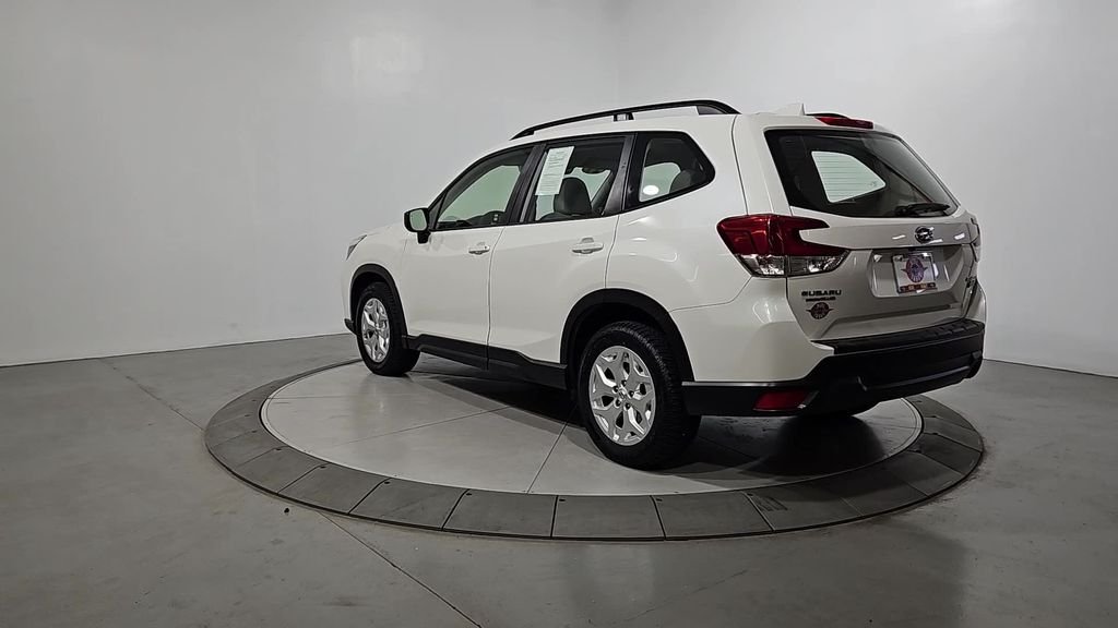 Used 2021 White Subaru Base image 3