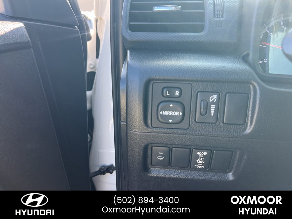 Used 2016 Super White Toyota SR5 image 11