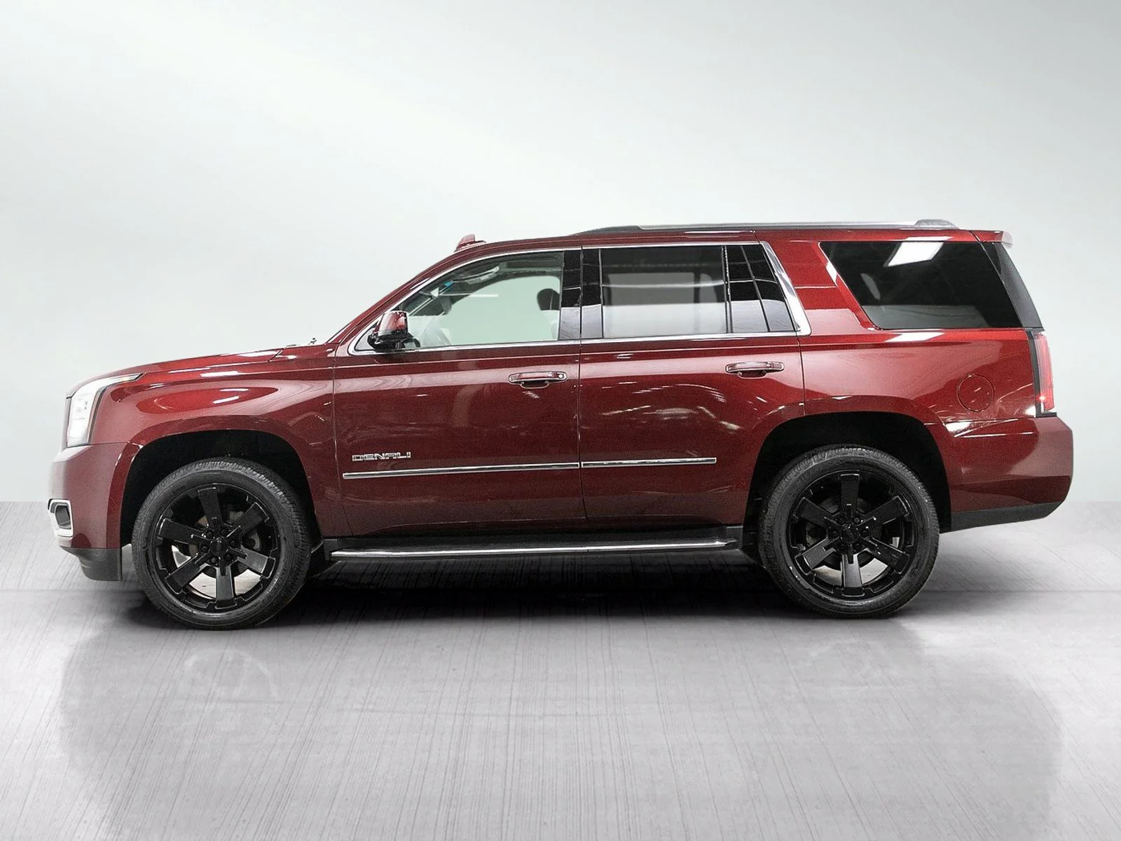 Used 2019 GMC Yukon Denali with VIN 1GKS2CKJ0KR136299 for sale in Bloomington, Minnesota