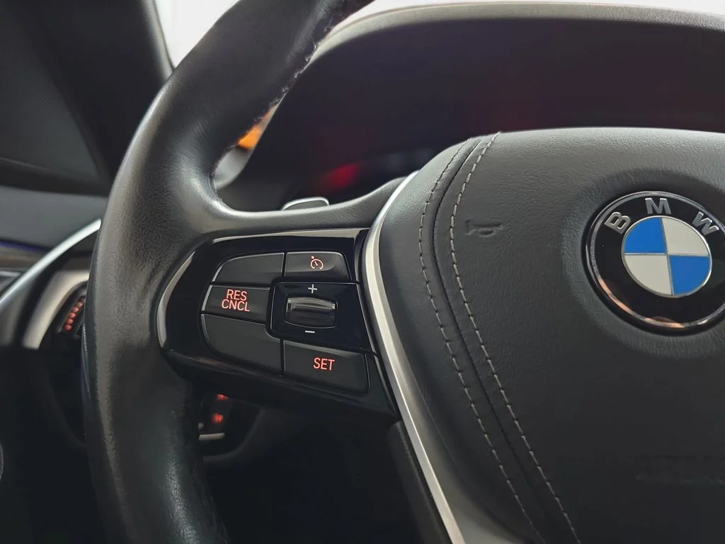 Used 2019 White Metallic BMW 530e xDrive iPerformance image 20