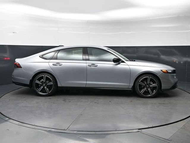 New 2026 Solar Silver Metallic Honda SE image 4