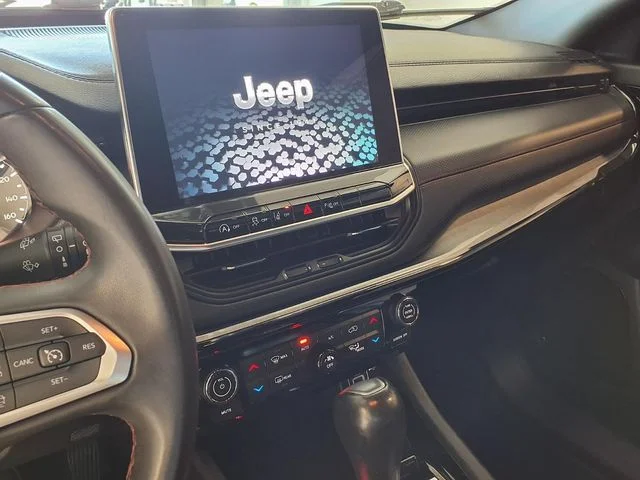 Used 2023 Crystal Metallic Jeep Trailhawk image 11