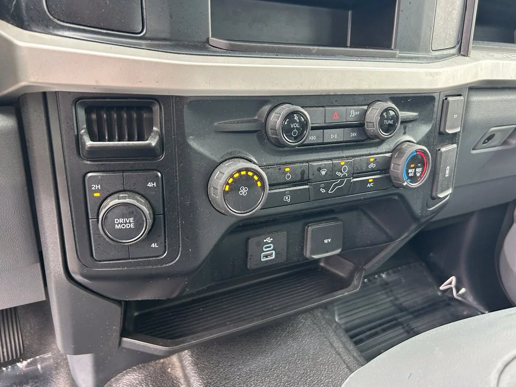 Certified Used 2025 Oxford White Ford XL image 39