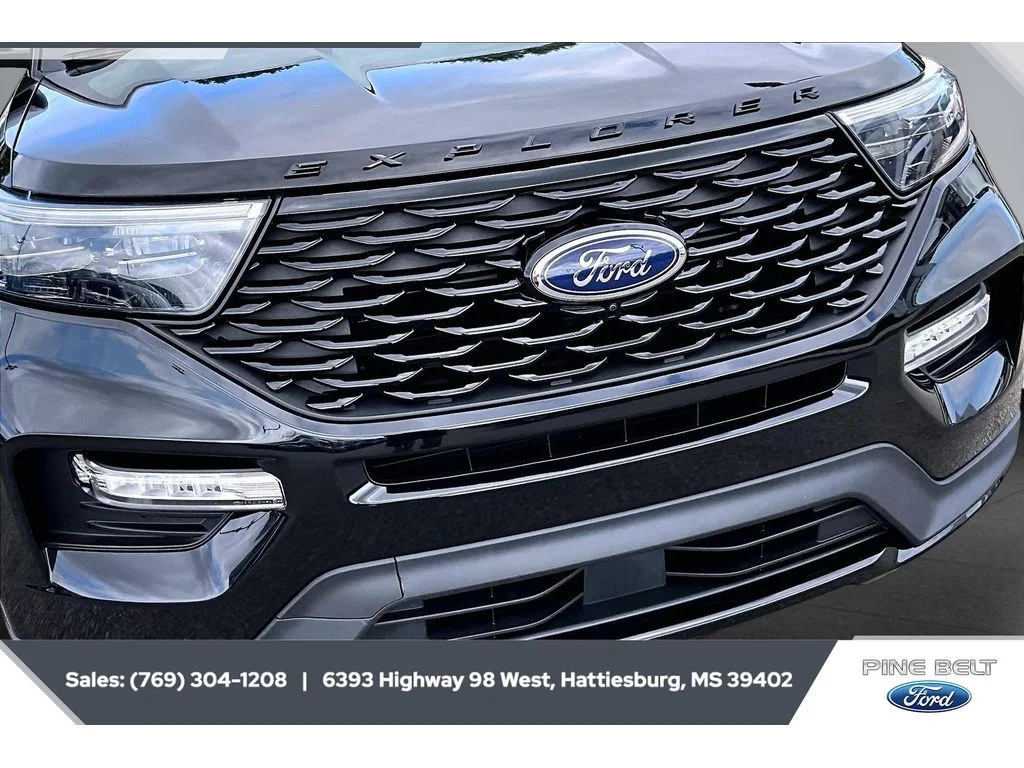Certified Used 2023 Agate Black Metallic Ford ST-Line image 25