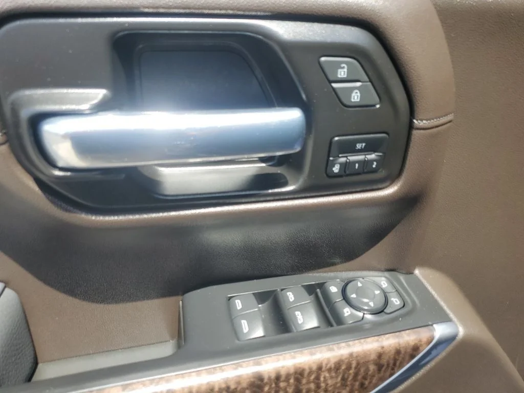 Used 2021 Black GMC Denali image 21
