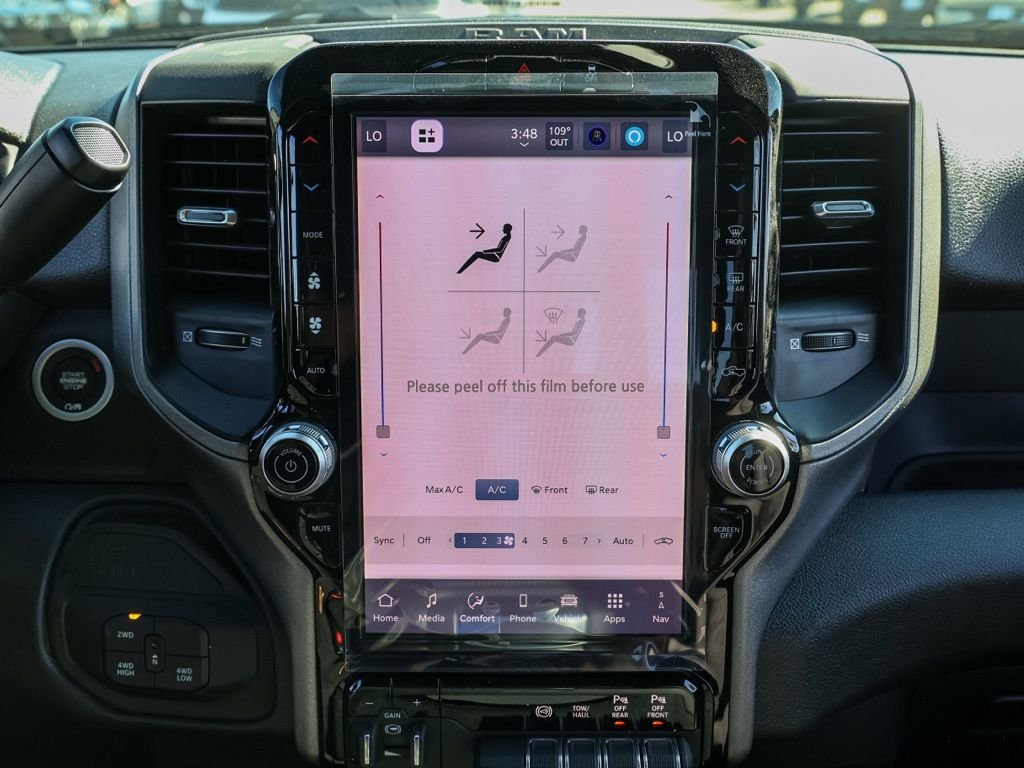 New 2026 Diamond Black Crystal Pearl-Coat Exterior Paint RAM Tradesman image 27