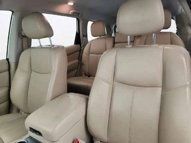 Used 2019 White Nissan SL image 10