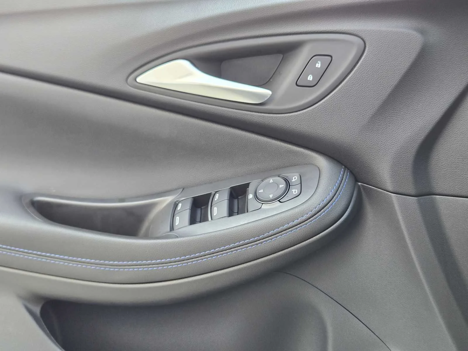 2026 Buick Encore GX Sport Touring - Photo 15