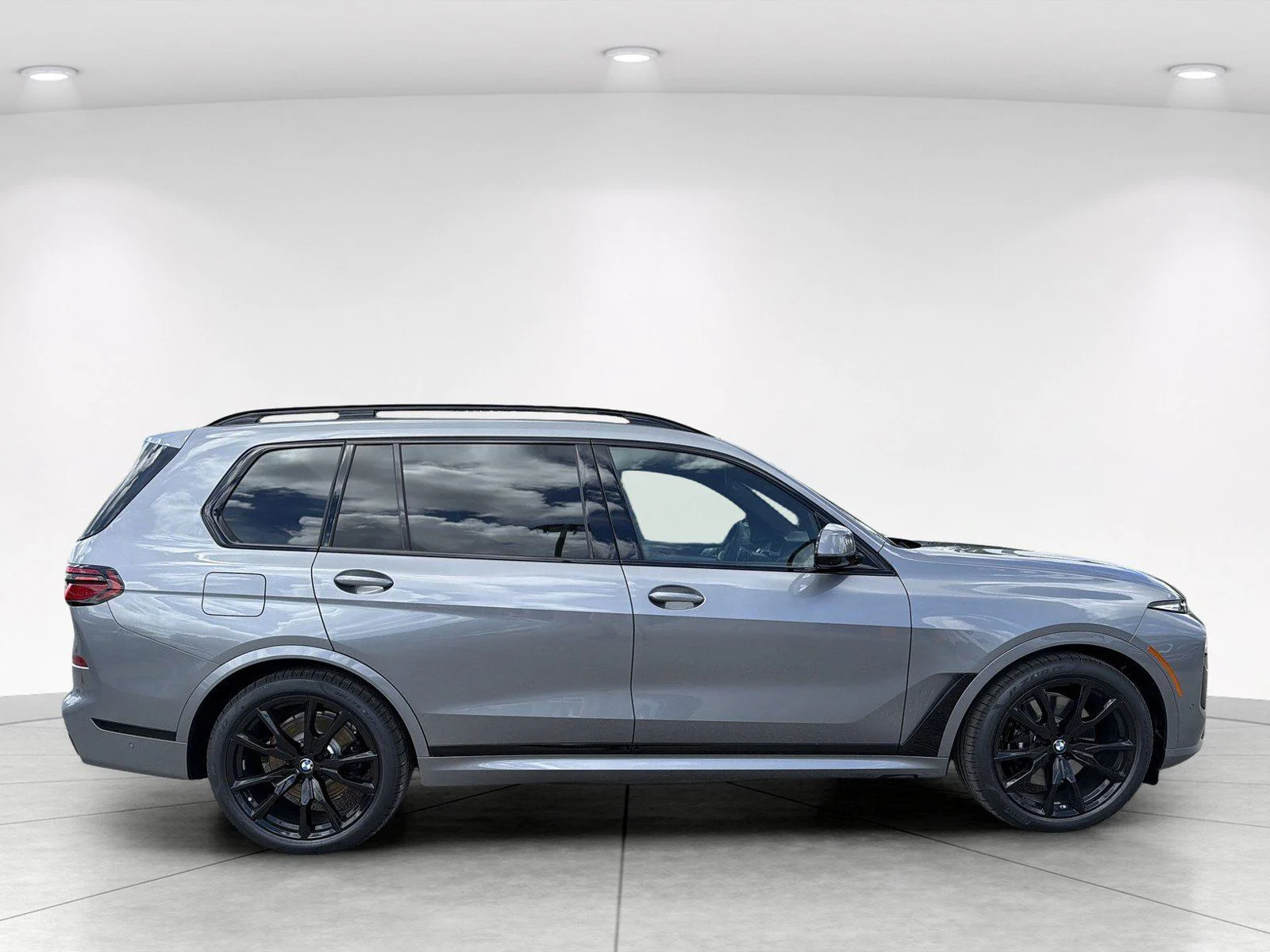 New 2027 Skyscraper Grey Metallic BMW xDrive40i image 3