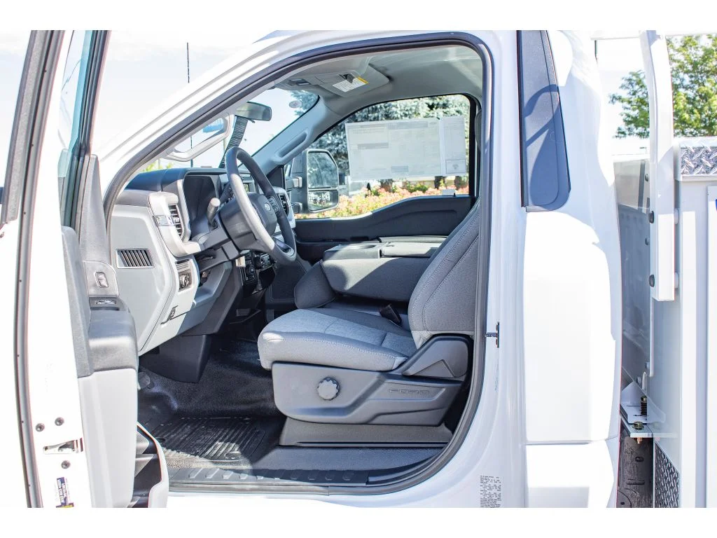 New 2026 OXFORD WHITE Ford XL image 18