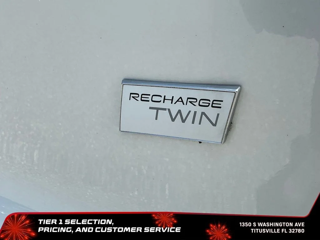 Used 2023 White Volvo Ultimate image 37