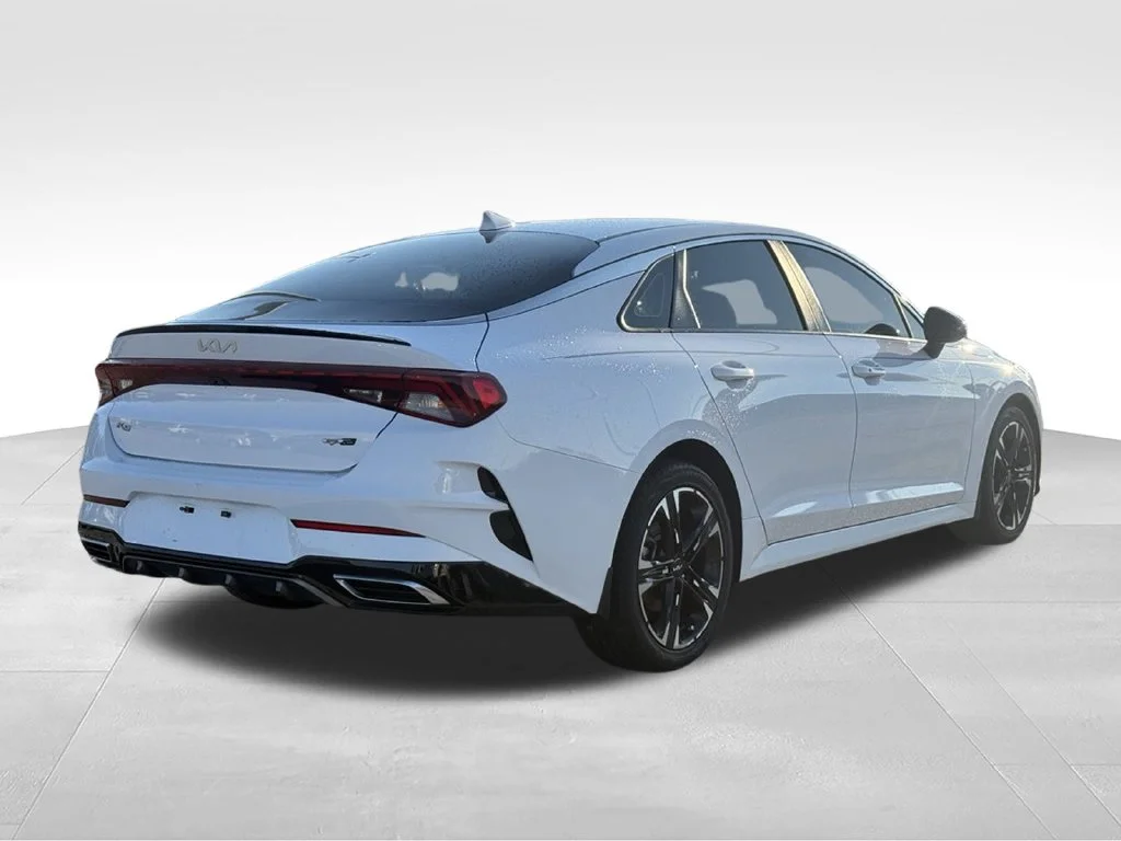 Used 2022 White Kia GT-Line image 25