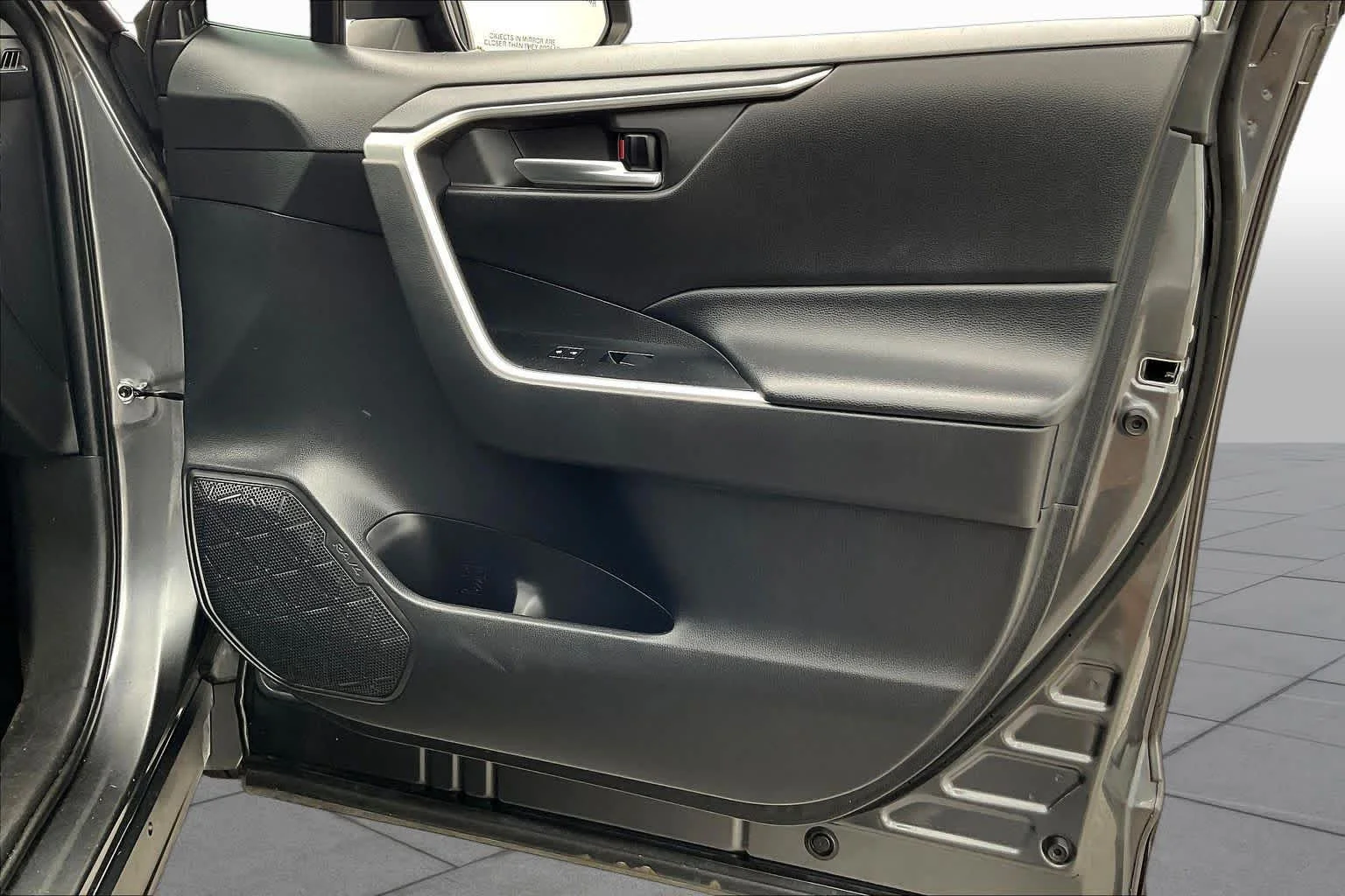 Used 2021 Magnetic Gray Metallic Toyota XLE image 21