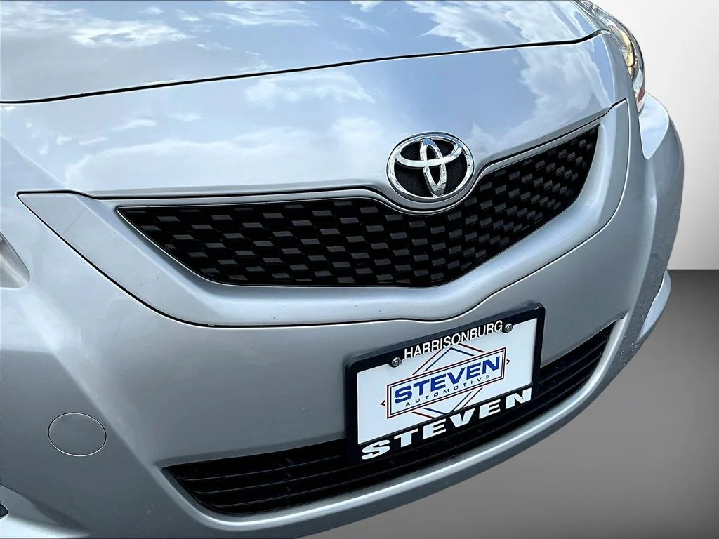 Used 2010 Silver Toyota Base image 27