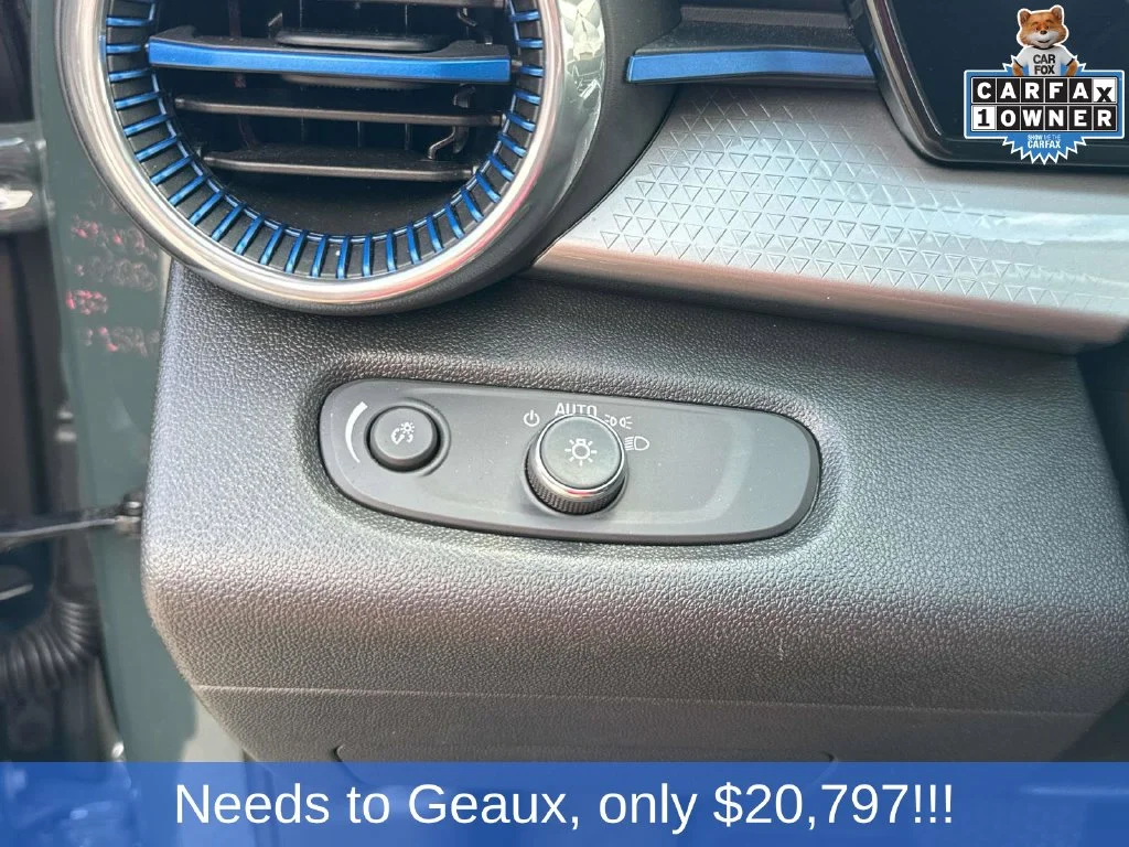 Used 2025 Gray Chevrolet LT image 38