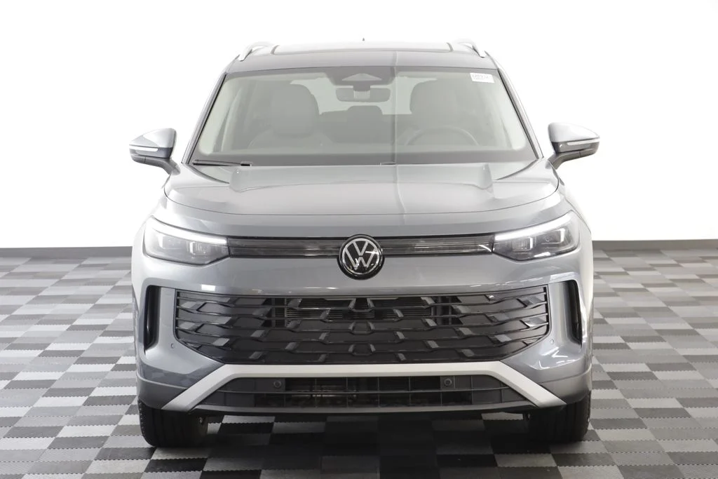 New 2026 Platinum Grey Volkswagen 2.0T SE image 23