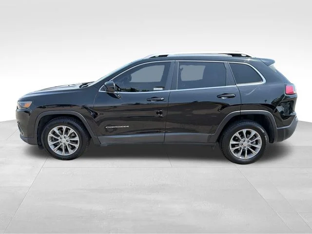 Used 2019 Black Jeep Latitude Plus image 4