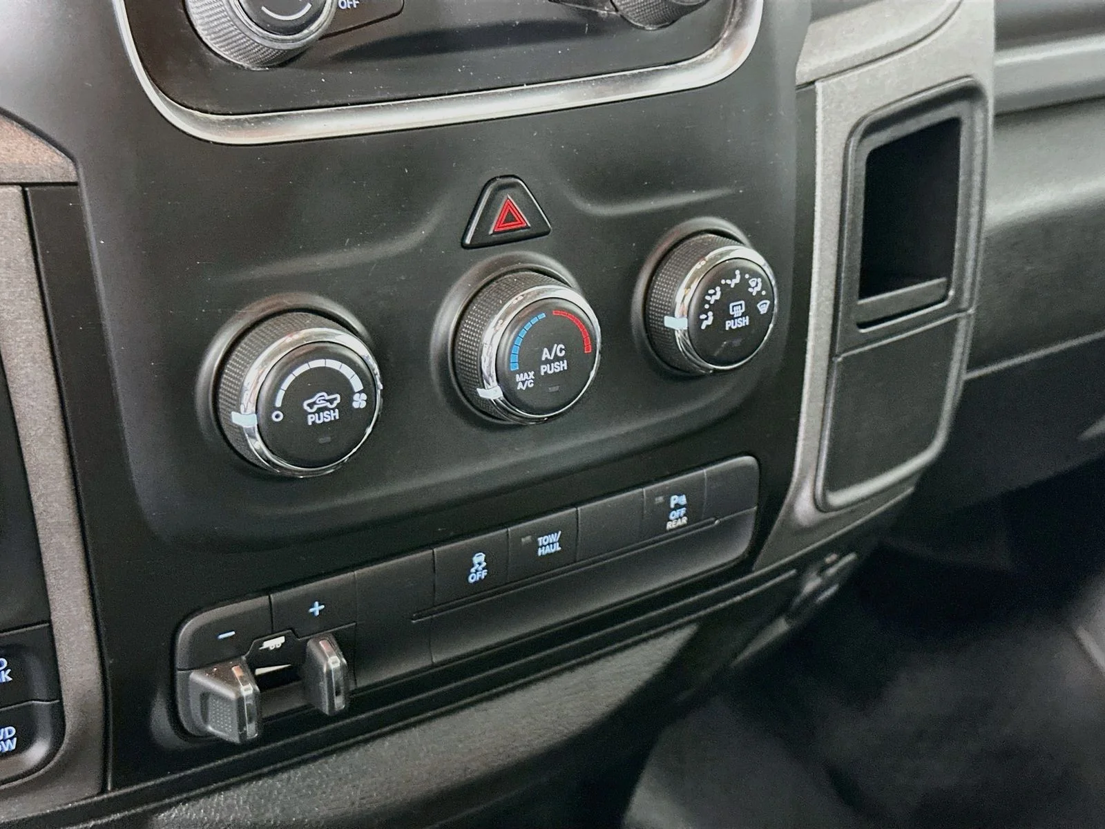 Used 2019 True Blue Pearlcoat Ram Tradesman image 15
