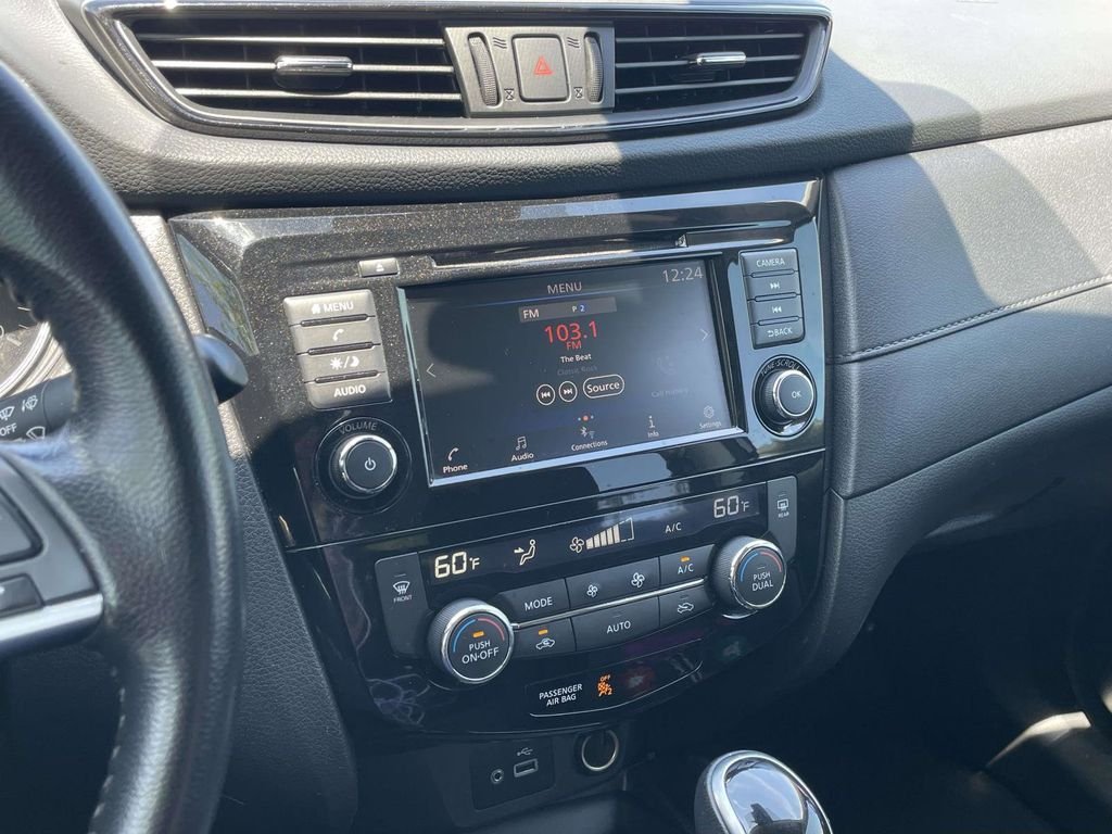 Used 2020 Gray Nissan SV image 17