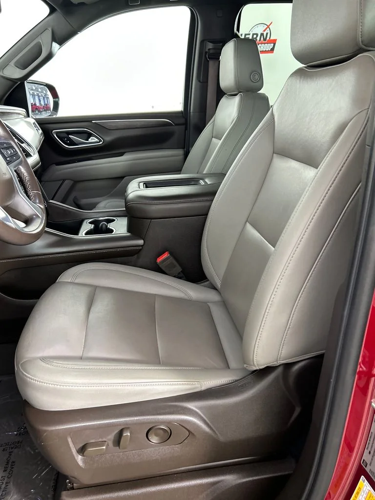 Used 2022 Red Chevrolet Z71 image 12