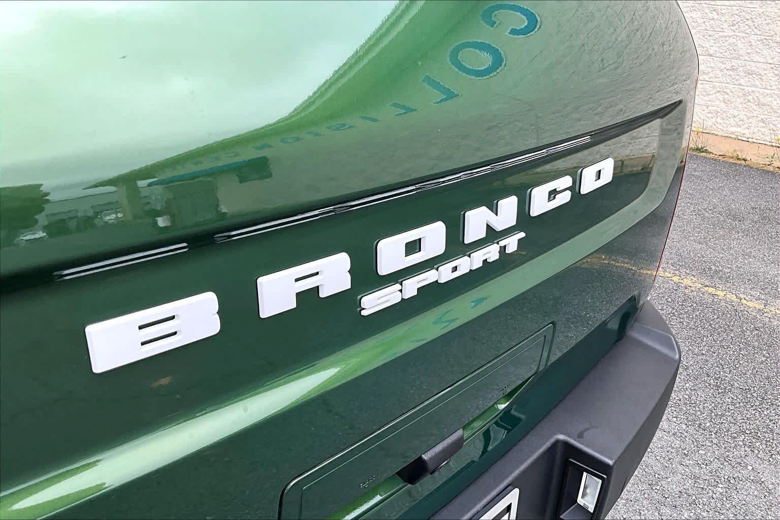 Used 2024 Eruption Green Ford Outer Banks image 30